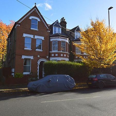2 Bedroom Top Floor Flat, West Dulwich Free Street Parking London Exterior photo