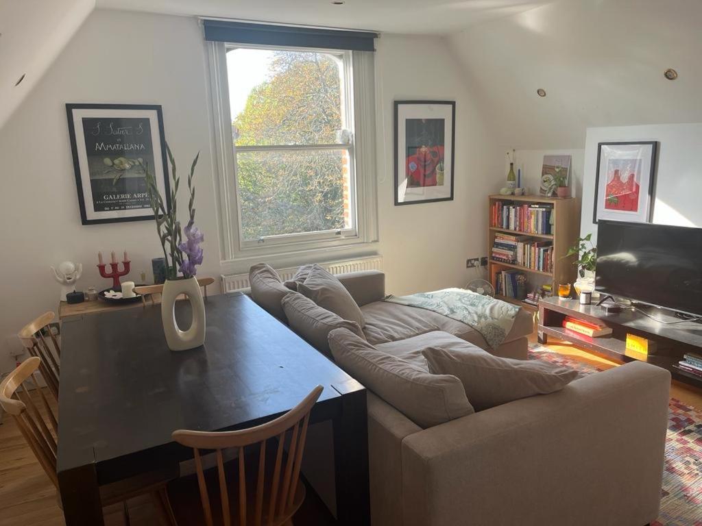 2 Bedroom Top Floor Flat, West Dulwich Free Street Parking London Exterior photo